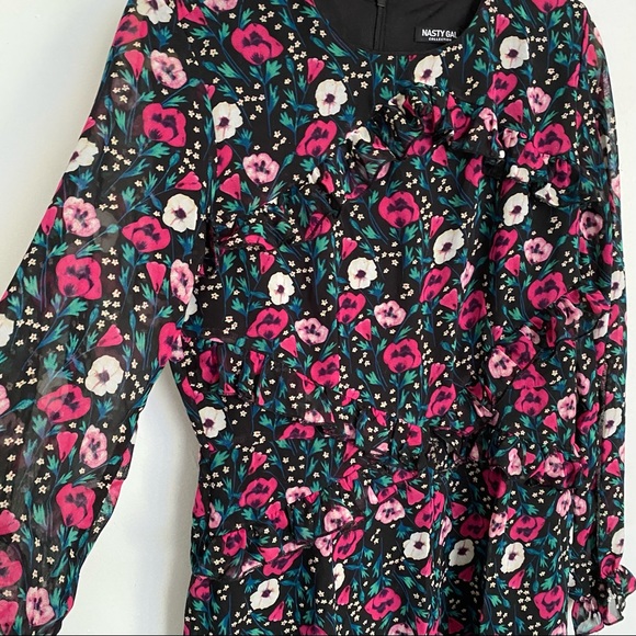 Nasty Gal Floral Shorts Long Sleeve Ruffle Romper Size 8 - Picture 5 of 15